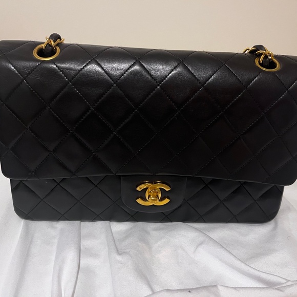 CHANEL Classic Flap Medium Lambskin Leather Black Gold Hardware - Picture 4 of 12